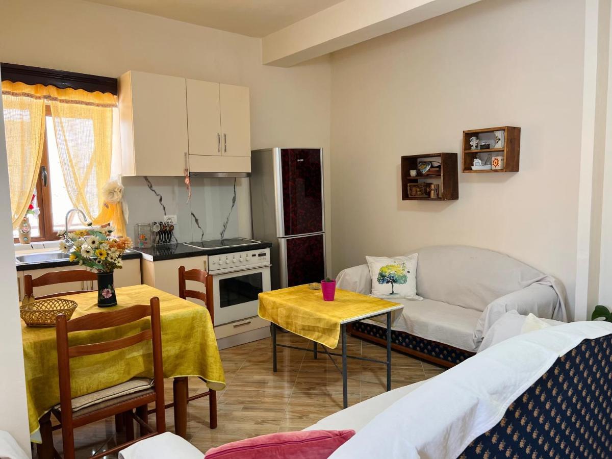 Villa Ensalv Berat - Apartment - Room - Penthouse Екстериор снимка