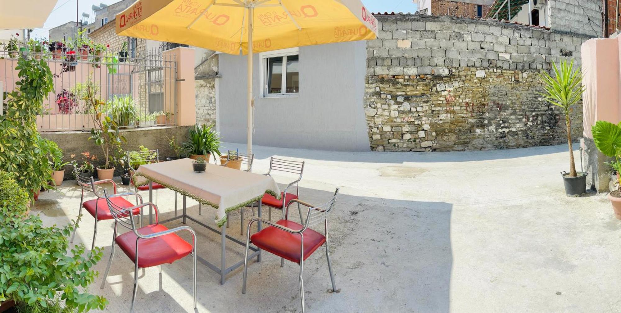 Villa Ensalv Berat - Apartment - Room - Penthouse Екстериор снимка
