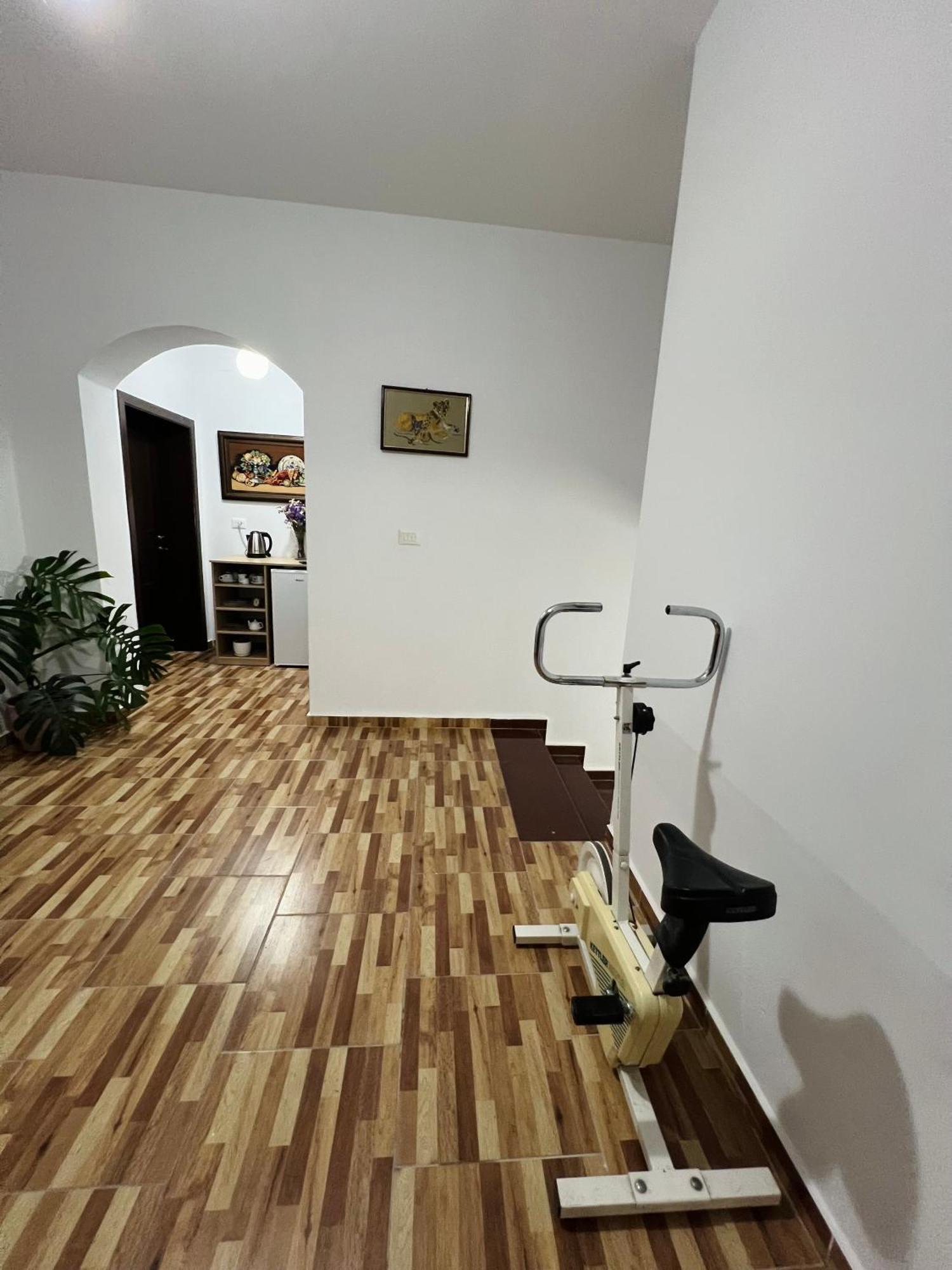 Villa Ensalv Berat - Apartment - Room - Penthouse Стая снимка